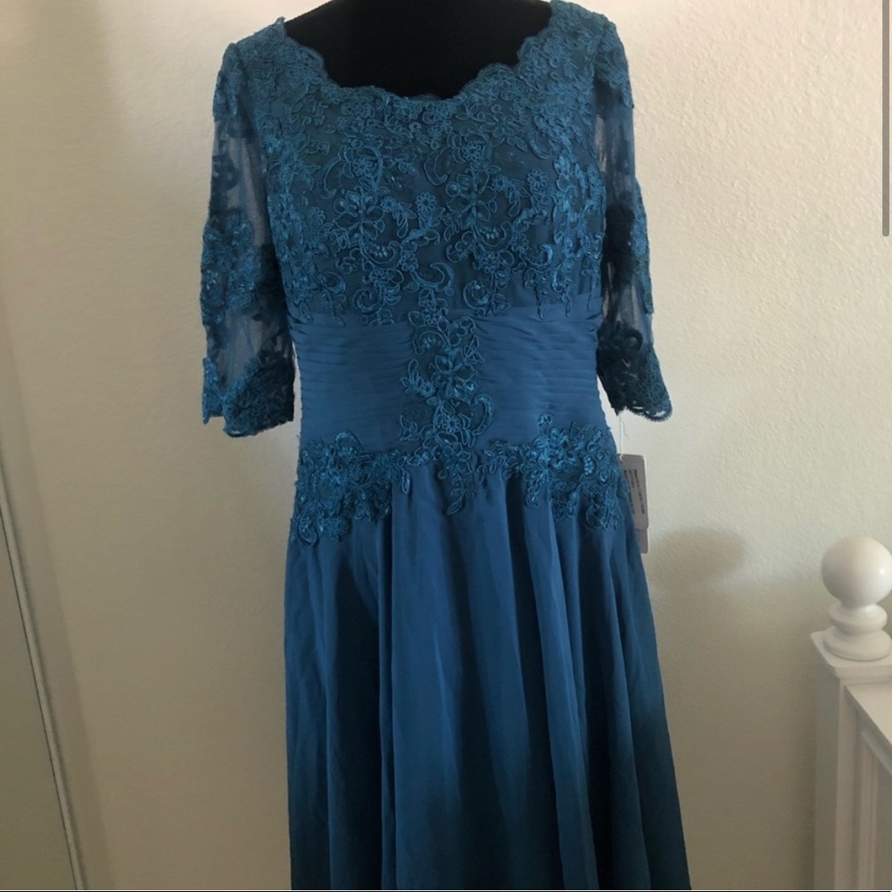 JJs House midi lace formal gown dress dark blue size 14 NWT